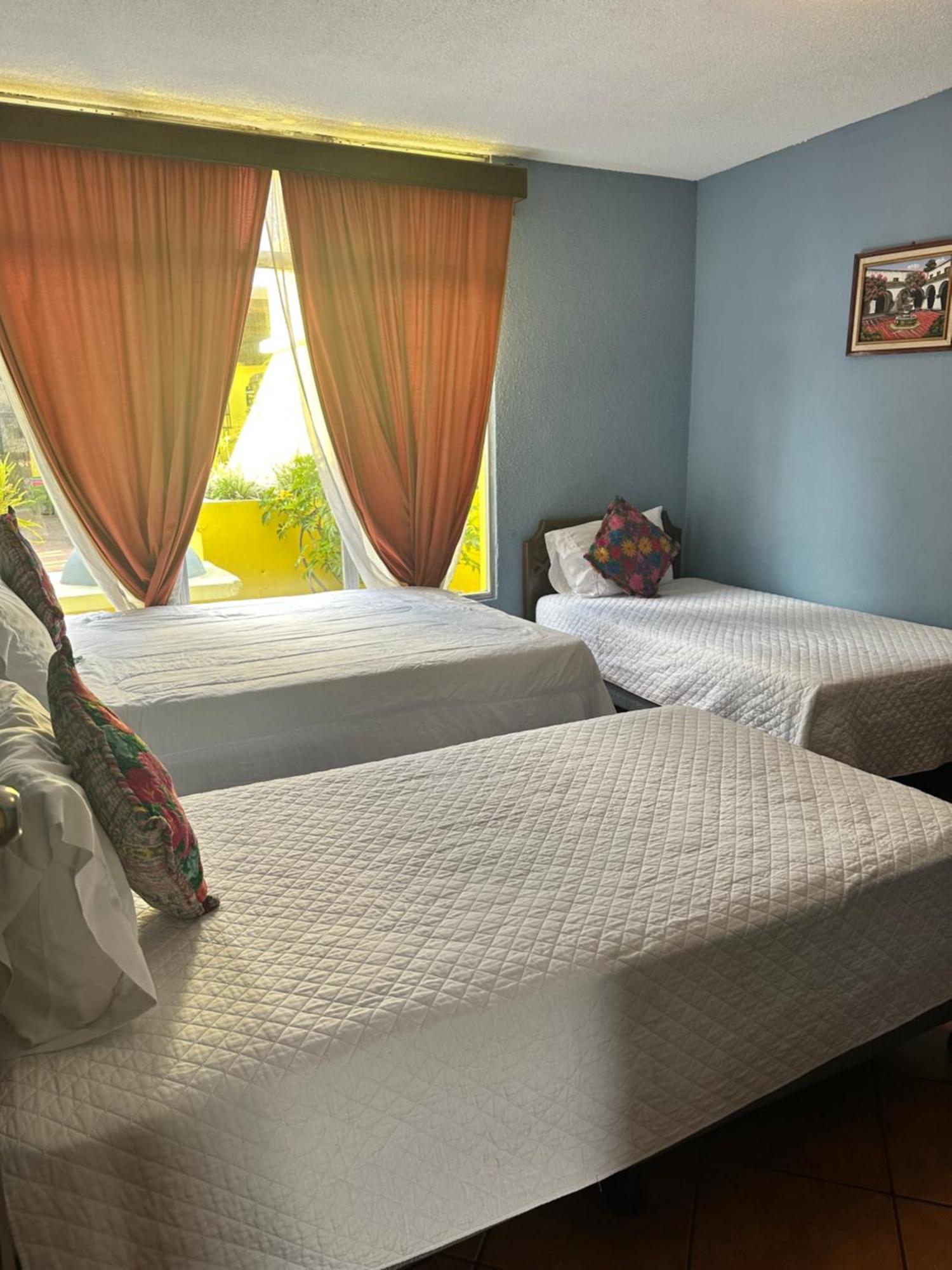 Don Valentino Hotel Antigua Екстериор снимка