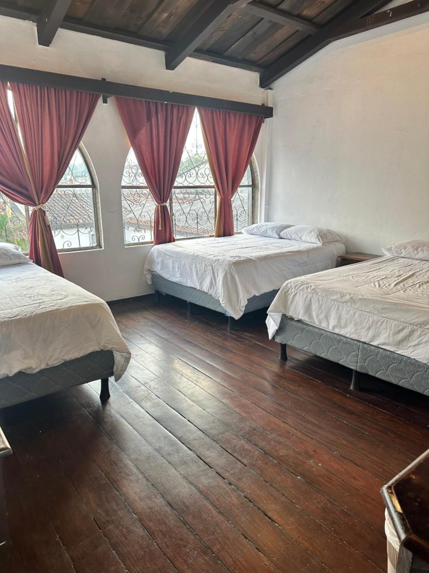 Don Valentino Hotel Antigua Стая снимка