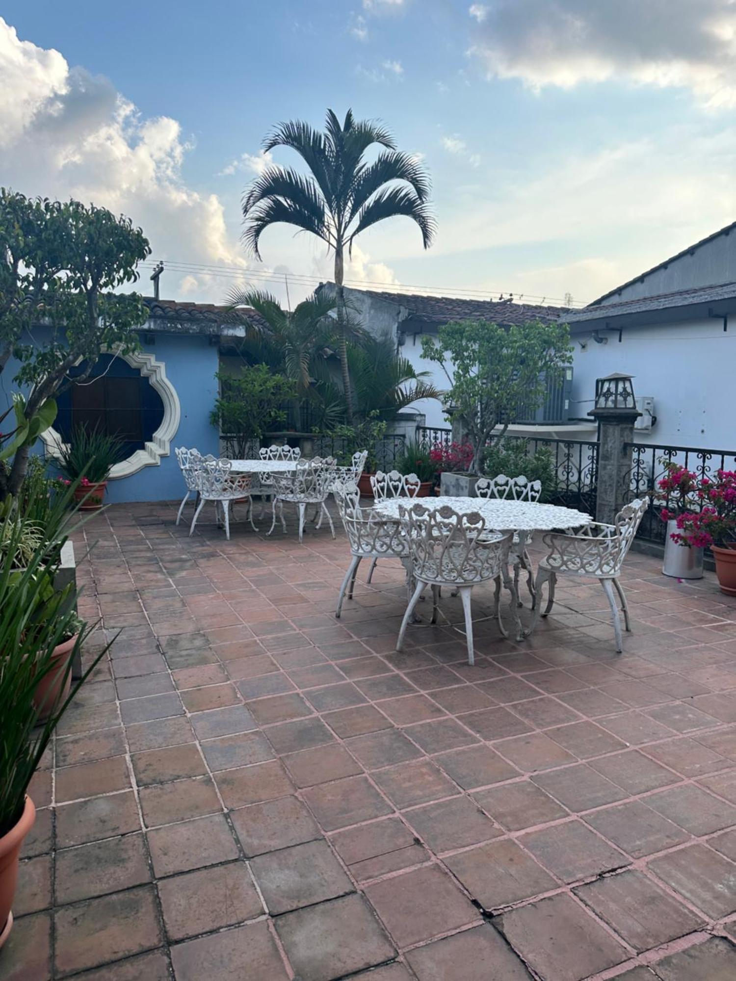 Don Valentino Hotel Antigua Екстериор снимка