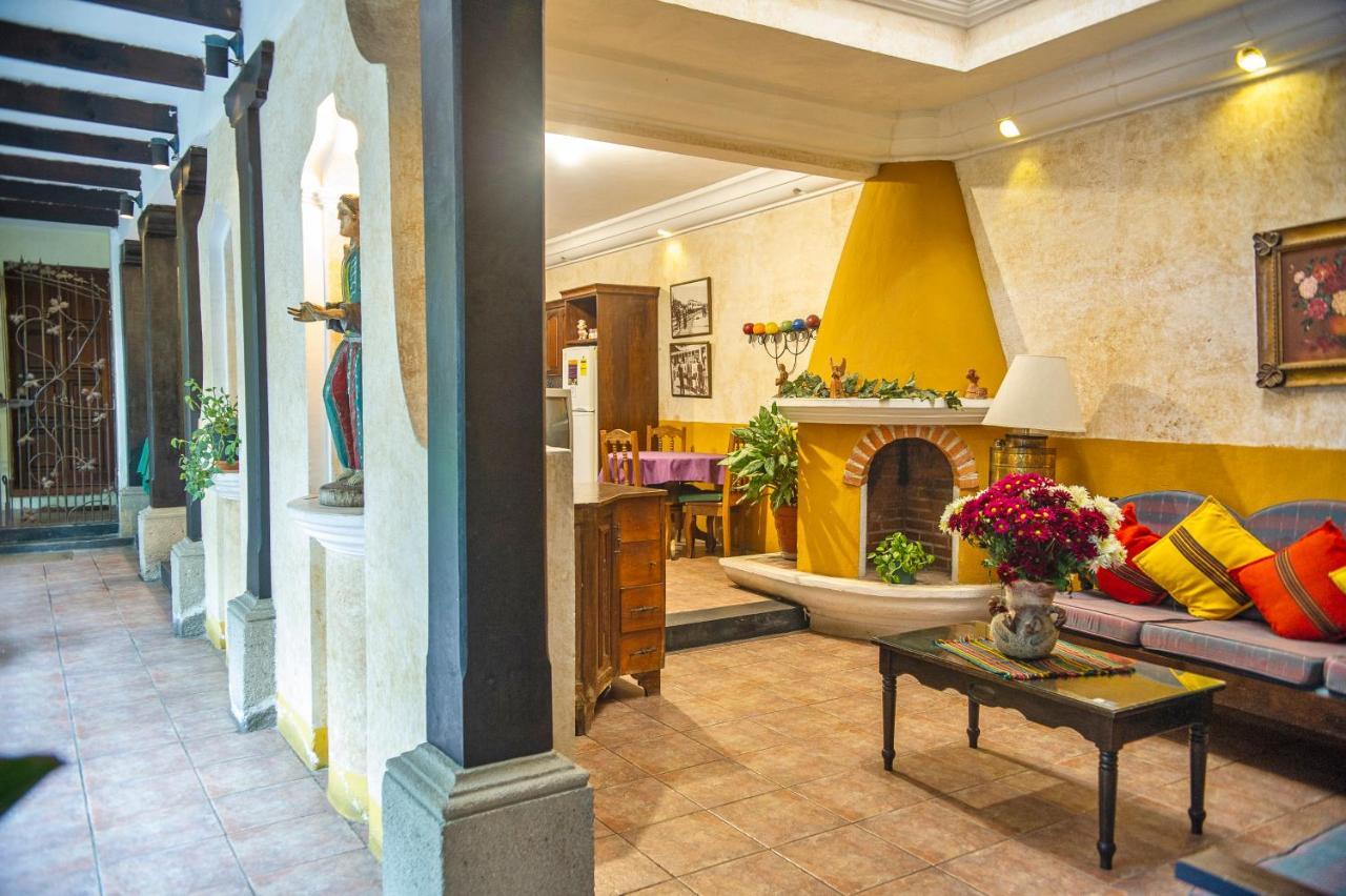 Don Valentino Hotel Antigua Екстериор снимка